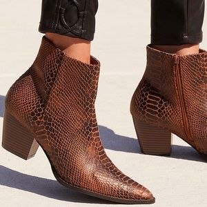 Vegan Going West Western Bootie